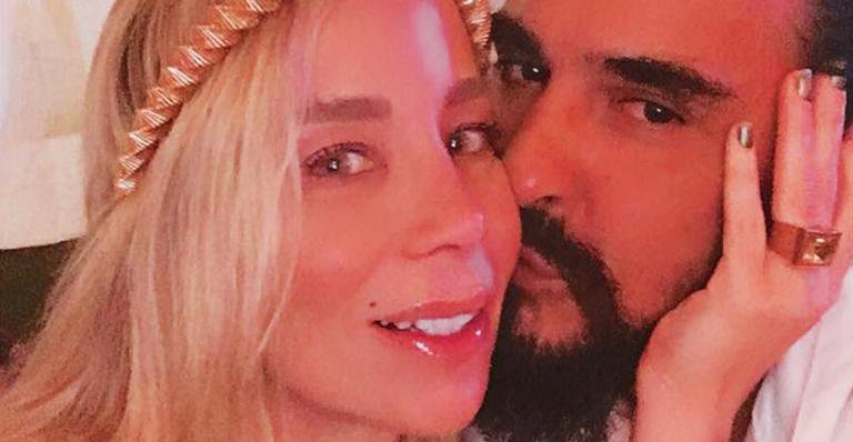 Danielle Winits completa 46 anos com declaração de André Gonçalves - Instagram