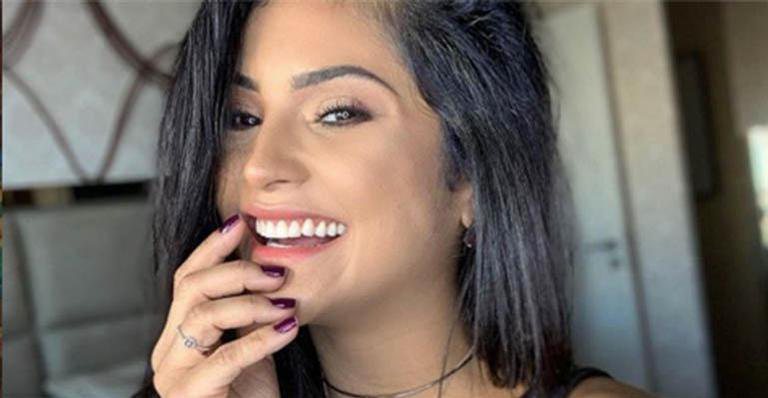 Mileide Mihaile causa com foto nua na banheira - Reprodução