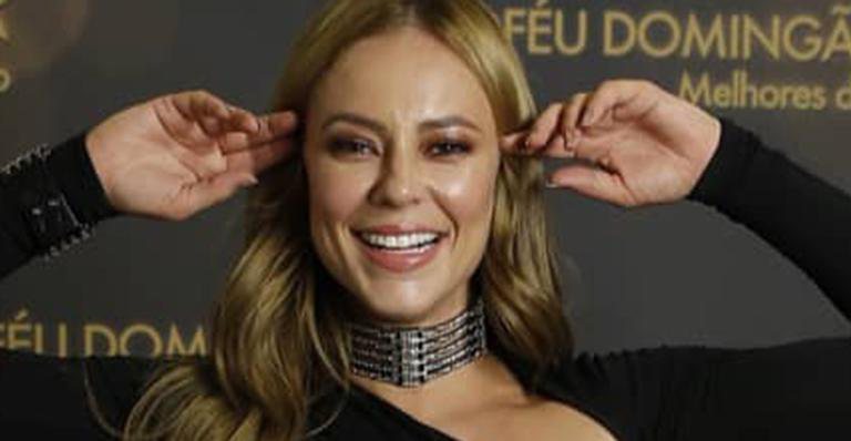 Paolla Oliveira surge com look deslumbrante no Faustão - TV Globo