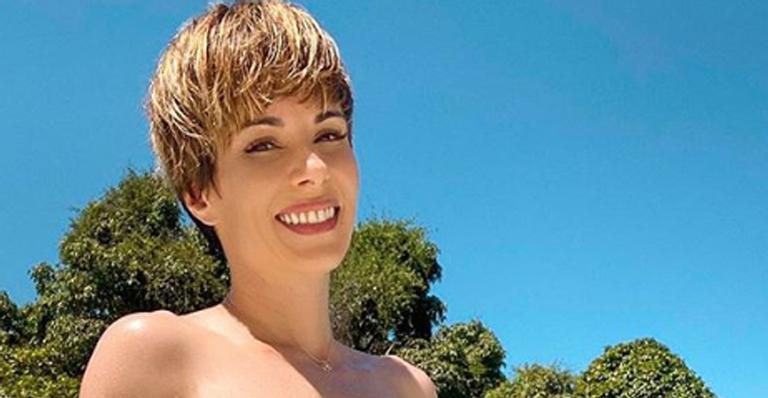 Ana Furtado surge exuberante de biquíni e curte dia de calor - Reprodução