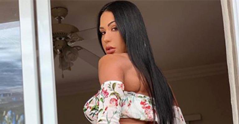 Gracyanne Barbosa surge com short minúsculo e tamanho do bumbum impressiona - Instagram