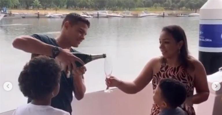 Thiago Silva compra um iate de presente para a esposa - Reprodução