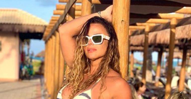 Viviane Araújo causa ao surgir com biquíni mínimo em resort - Instagram