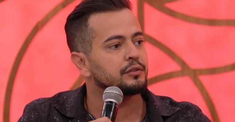 Sertanejo Henrique abre o coração ao revelar separação dos pais após a morte da irmã - Reprodução