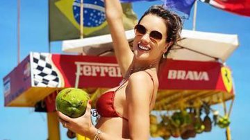 Alessandra Ambrosio curte dia de praia - Instagram