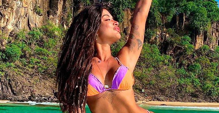 Aline Riscado acentua curva do bumbum - Reprodução/Instagram