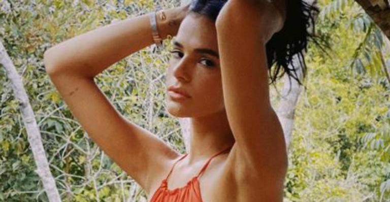 Bruna Marquezine deixa as curvas à mostra em maiô aberto e impressiona fãs - Arquivo Pessoal