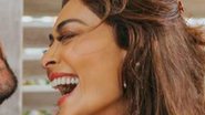 Juliana Paes surge sorridente em fotão com o marido gato - Arquivo Pessoal