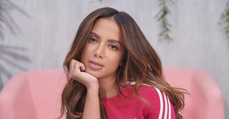 Anitta pede aos fãs para pararem de relacionar ela aos ex depois de ver montagens com a música ‘Tá OK’ - Reprodução/Instagram