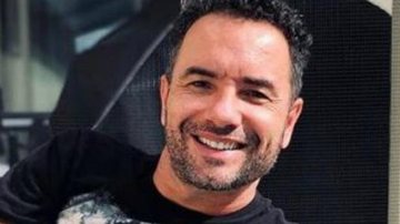 Marco Luque posa coladinho nas filhas em foto rara e semelhança impressiona - Arquivo Pessoal