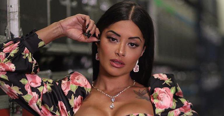 Só de biquíni, Aline Riscado dá show de flexibilidade e deixa seguidores babando: ''Espetáculo'' - Reprodução/Instagram