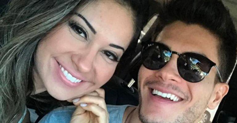 Mayra Cardi e Arthur Aguiar dão carro zero para babá de sua filha - Reprodução