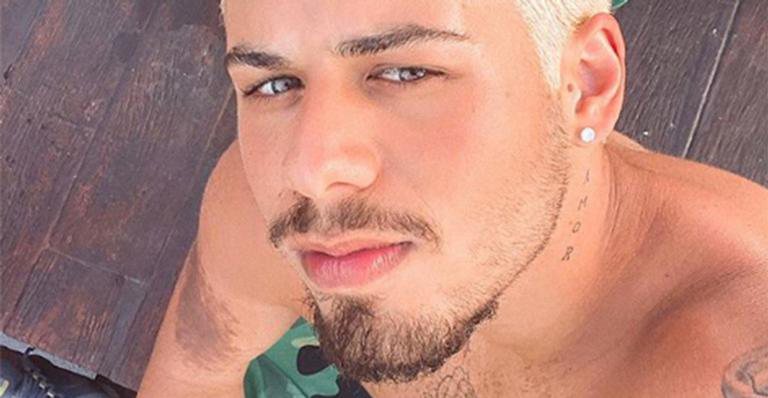 Zé Felipe dá beijão na noiva em viagem para os EUA - Instagram