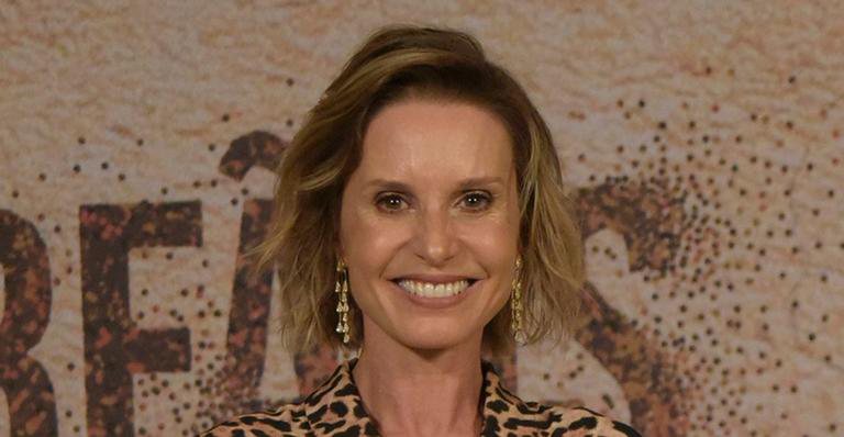 Aos 53 anos, Paula Burlamaqui surge de biquíni e revela segredo para corpo esculpido - Globo/Selmy Yassuda