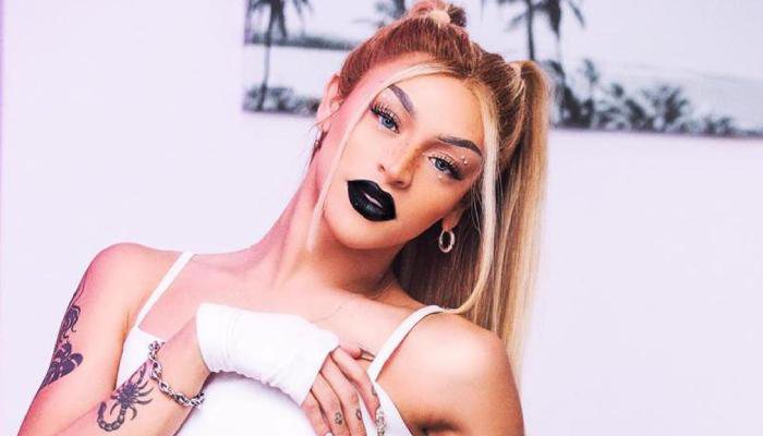 Pabllo Vittar surge com chupão ousado no pescoço e nega: ''É o filtro'' - Reprodução/Instagram