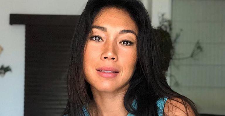 Aos 42 anos, Danni Suzuki ostenta corpo definido em foto só de biquíni - Instagram