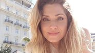 Letícia Spiller surge de biquíni aos 46 anos em dia na praia com a filha - Instagram