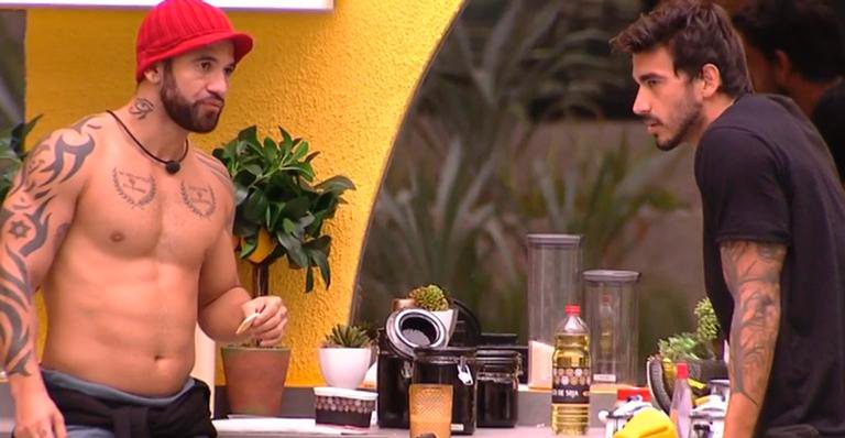 Hadson e Guilherme criticam Victor Hugo no BBB20 - Reprodução/TV Globo