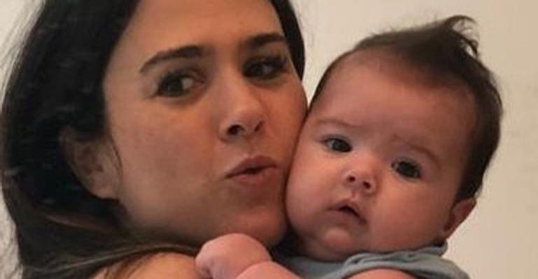 Fofura! Tatá Werneck é flagrada em momento divertido com Clara Maria e brinca - Instagram