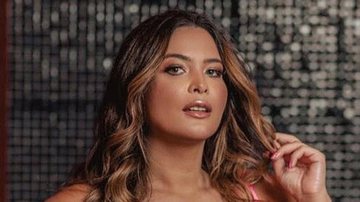 Geisy Arruda posa de lingerie mínima e alfineta crítica na web - Instagram