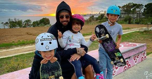 Pedro Scooby e os filhos se divertem em pista de skate - Instagram