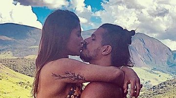 Priscila Fantin leva apalpada no bumbum em foto ousada ao lado do marido - Reprodução