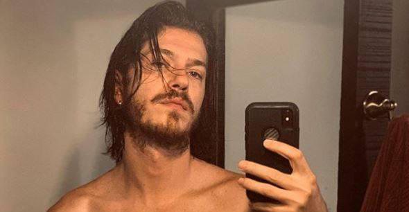 Caio Paduan exibe boa forma em registro sem camisa - Instagram