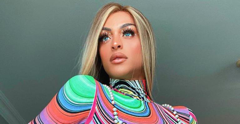 Pabllo Vittar surge com peça miníma em vídeo ousado - Instagram