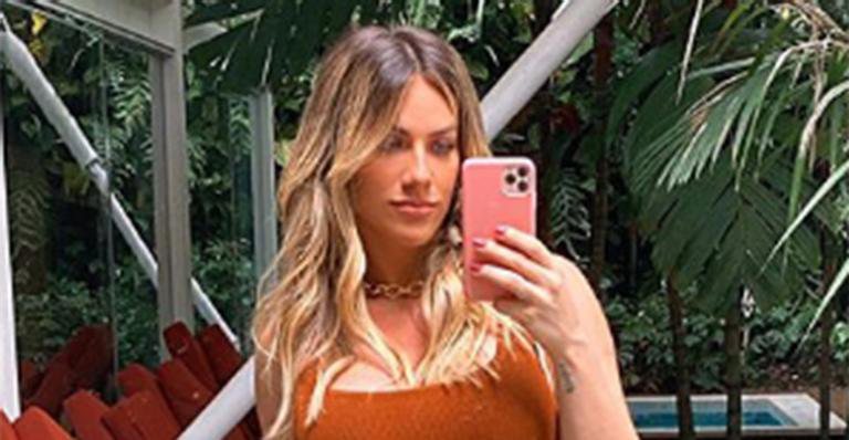 Giovanna Ewbank escolhe vestido coladíssimo e deixa barrigão desenhado - Reprodução