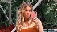 Giovanna Ewbank escolhe vestido coladíssimo e deixa barrigão desenhado - Reprodução