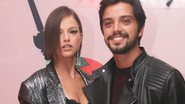 Agatha Moreira deixa sutiã à mostra em look ousado durante evento com Rodrigo Simas - Lucas Ramos / AgNews