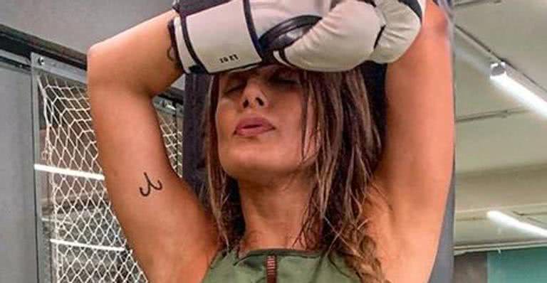 Ex-BBB Carol Peixinho exibe cinturinha fina durante aula de boxe - Instagram