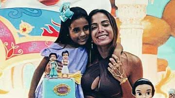 A cantora decidiu presentear a pequena, mas surpreendeu com a semelhança - Instagram