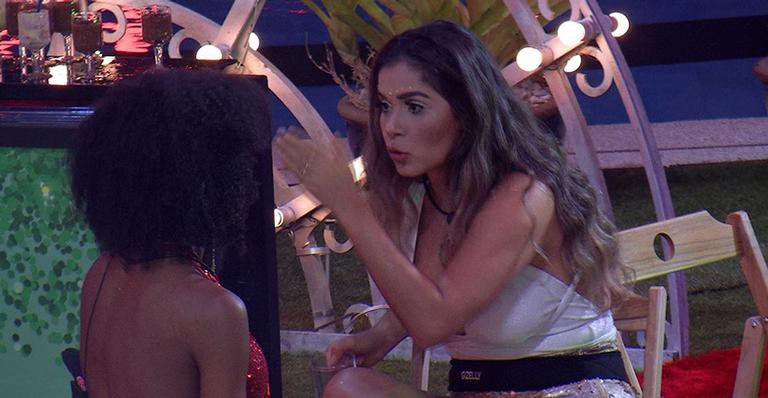 BBB20: Gizelly detona Thelma em conversa: 'Você é cega, surda e muda?' - Reprodução