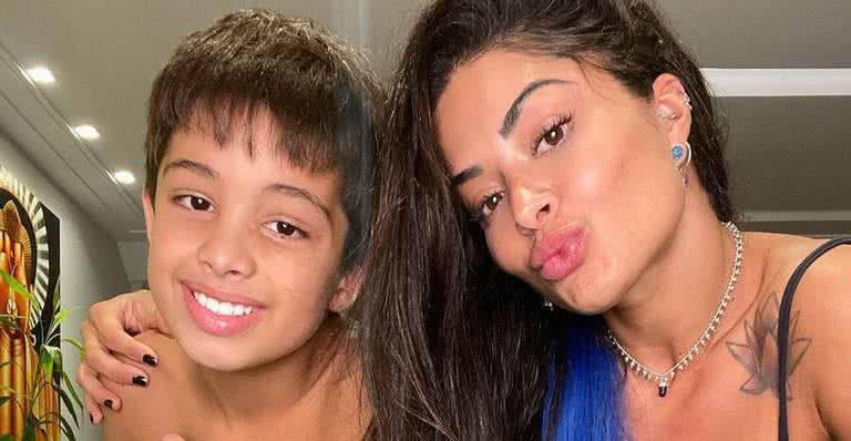 Aline Riscado se diverte com o filho - Instagram