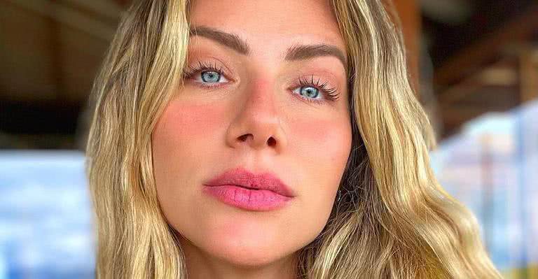 Giovanna Ewbank registra Titi posando ao lado do pet da família e agradece - Reprodução/Instagram