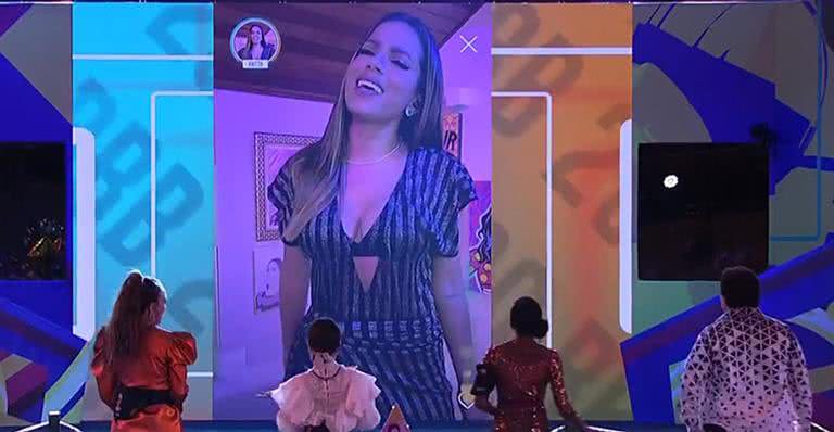 BBB20: Após fazer campanha contra Manu, Anitta se apresenta para brothers em festa - Reprodução/TV Globo