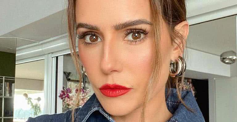 Deborah Secco impressiona fãs ao surgir de cara lavada - Reprodução