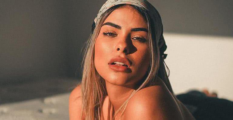 Ex-BBB Munik Nunes faz topless em ensaio sensual e arranca suspiros da web: ''Maravilhosa'' - Reprodução/Instagram