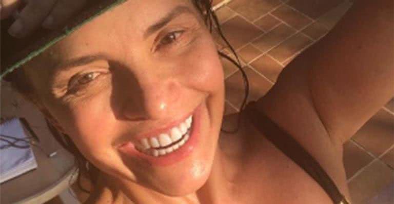 Aos 59 anos, Luiza tomé posa de biquíni e exibe corpo espetacular - Reprodução