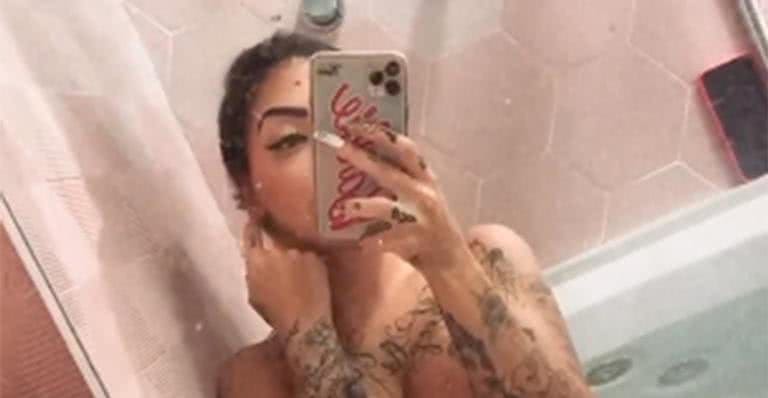 MC Mirella surge totalmente nua em foto na banheira - Reprodução