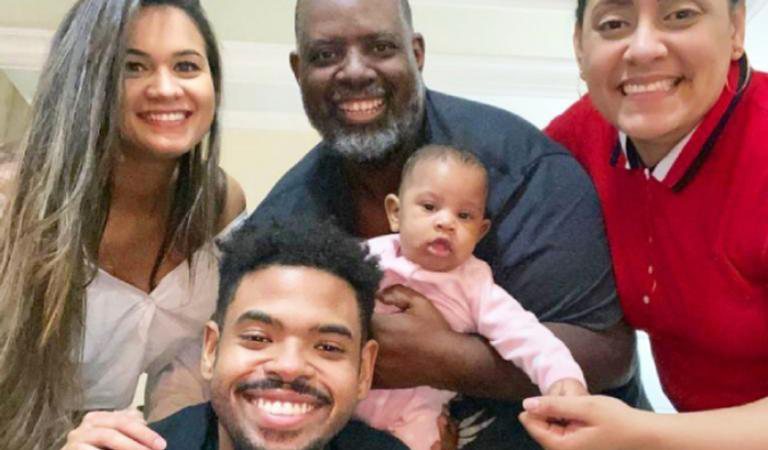 O cantor está comemorando mais um ano de vida com a companhia da família - Reprodução/Instagram