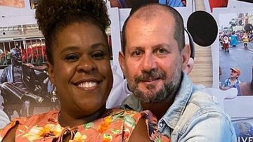 Prestes a completar cinco anos de casada, a atriz surgiu agarradinha do amado e celebrou o amor - Reprodução/Instagram