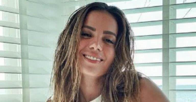 De biquíni cavado, Anitta ostenta corpão sarado e rebola: “Ô corpo viu” - Reprodução/Instagram