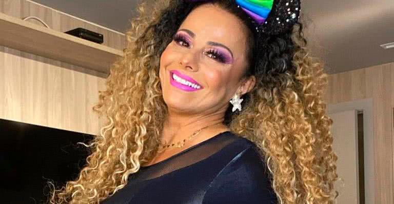 Viviane Araújo arrasa com look coladinho e exibe pernões - Reprodução/Instagram