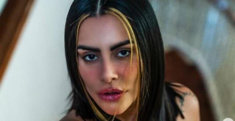 Cleo Pires esbanja beleza e sensualidade ao surgir em clique com decote acentuado - Reprodução/Instagram