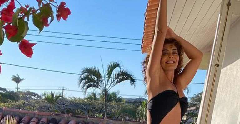 Juliana Paes ostenta bumbum impecável em maiô aberto na varanda - Arquivo Pessoal