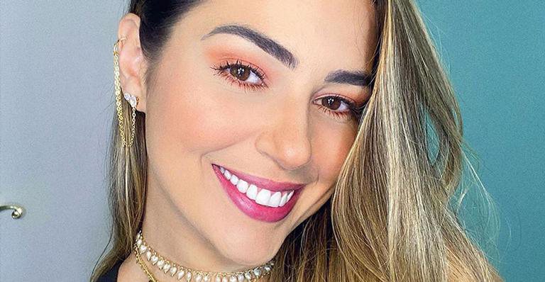 Clichê? Ex-BBB Vivian Amorim faz primeiras tatuagens em locais estratégicos e explica: "Grande significado" - Reprodução/Instagram