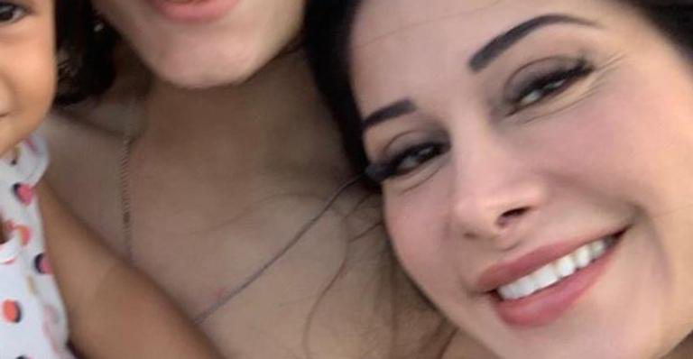 Mayra Cardi posa com os filhos e destaca: "Minha alma e meu coração'' - Arquivo Pessoal