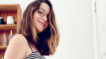 Nathalia Dill posa com a barriga de fora e lamenta tamanho - Reprodução/ Instagram